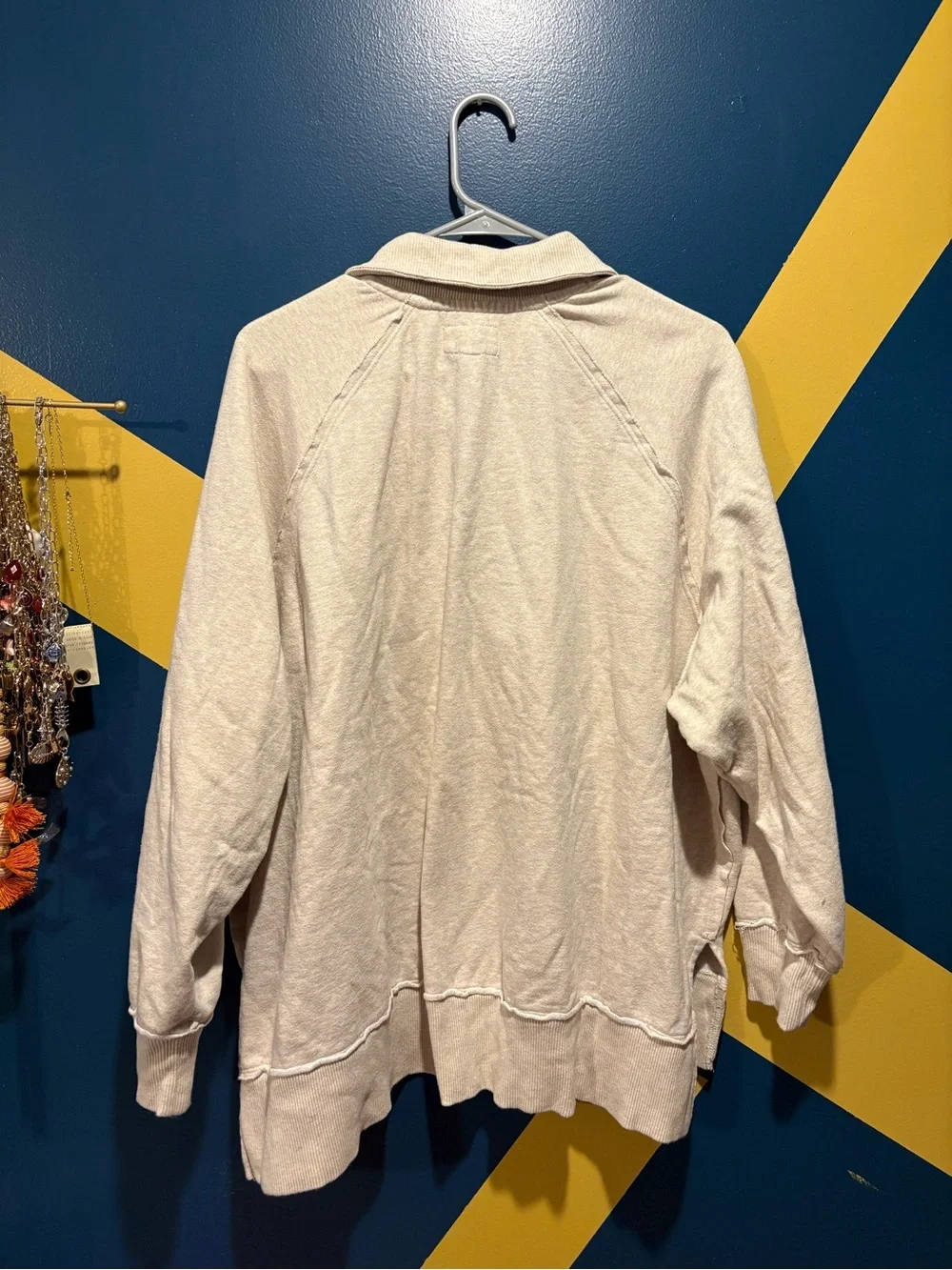 American Eagle Cream Split Seam Quarter Button Oversized Sweatshirt EUC